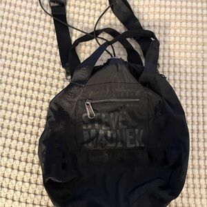 Steve Madden black cinch Bag